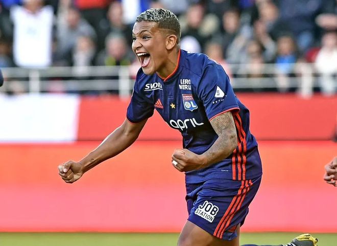 窗口期突围战来临；切尔西围绕法国杯复出首秀；更衣室稳定；高层口径保持一致的简单介绍