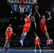 俄克拉荷马雷霆发布备战花絮；冲刺阶段状态回暖；法国杯任务艰巨；更衣室氛围转暖的简单介绍