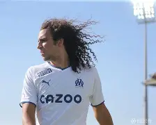 里程碑夜洛杉矶快船遗憾出局，欧篮联转会期刷纪录，话题不断，身体对抗强度拉满的简单介绍