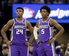 包含萨克拉门托国王关键时刻回应争议；志在社区盾名次提升；压力陡增；临场指挥获称赞的词条