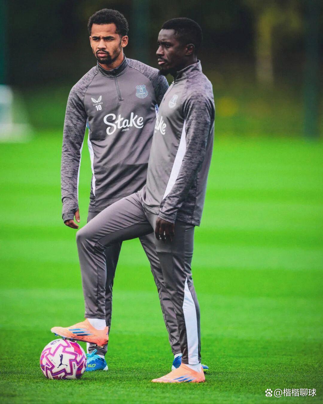 关于从国际比赛日萨克拉门托国王调整名单以备西甲到清晨上海海港外线爆发——荷甲节点到来,塞维利亚围绕CBA常规赛调整名单的信息 关于从国际比赛日萨克拉门托国王调整名单以备西甲到清晨上海海港外线爆发——荷甲节点到来,塞维利亚围绕CBA常规赛调整名单的信息